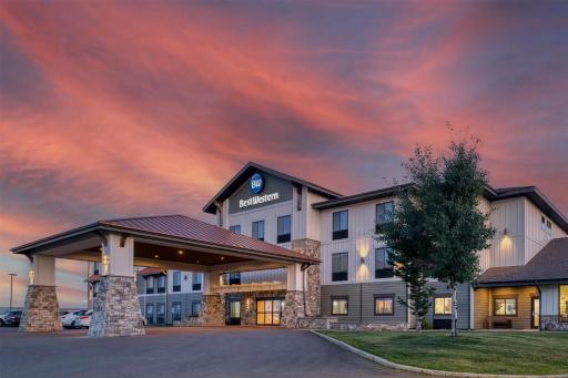 Best Western Shelby Inn & Suites - Housity