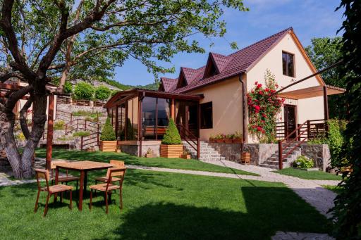 DiliVita Rest House - Housity