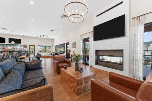 Grand Crowne Resort by Capital Vacations - Housity