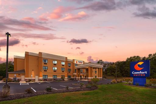 Comfort Suites Lewisburg near University - Housity