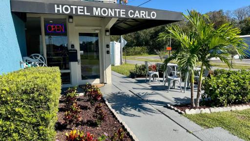 Hotel Monte Carlo - Housity