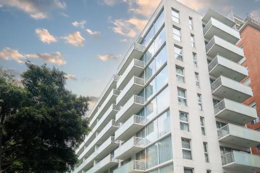 Dazzler by Wyndham Polo - Housity