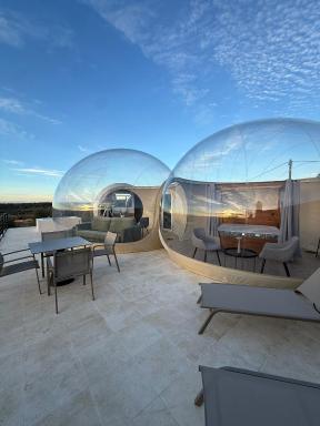 Panoramic Suites Burbuja junto al Puy du Fou y Toledo - Housity
