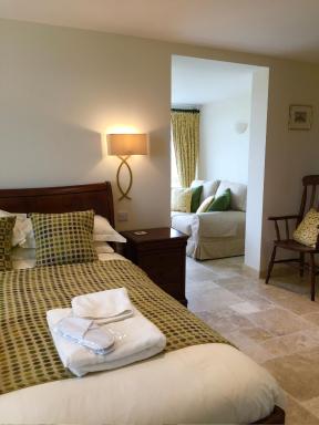 Craig-Y-Mor Bed & Breakfast with sea views Whitesands St Davids - Housity