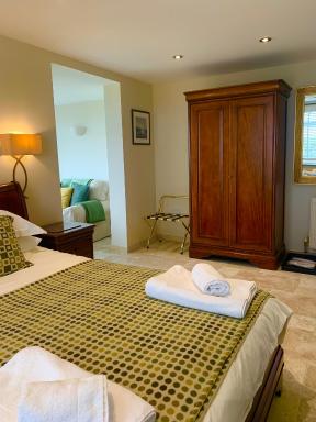 Craig-Y-Mor Bed & Breakfast with sea views Whitesands St Davids - Housity