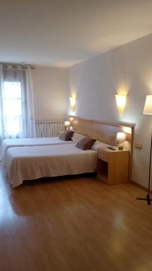 Hostal Cabrerès - Housity