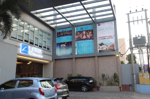 Wthree Premier Hotel - Housity