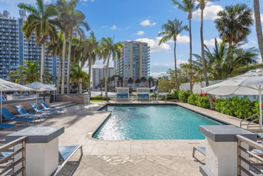 GALLERY One - A DoubleTree Suites by Hilton Hotel - Housity