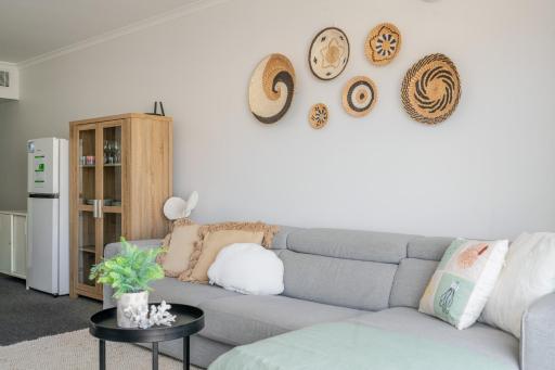 Inner City One Bedroom Apartment with Pool View 22 - Housity