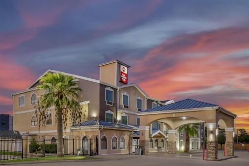 Best Western Plus Heritage Inn & Suites Houston,Pasadena,Deer Park,Channelview - Housity