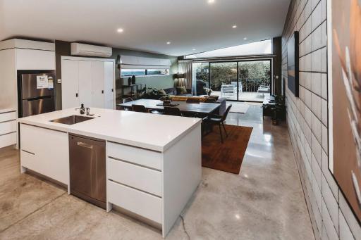 Perfect On Powderham Prime Inner City Location - Housity