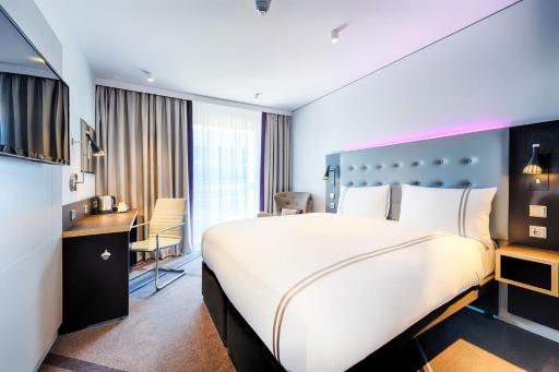 Premier Inn Darmstadt City Centre - Housity
