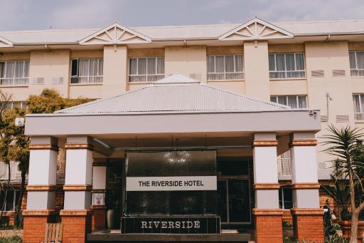 The Riverside Hotel - Housity