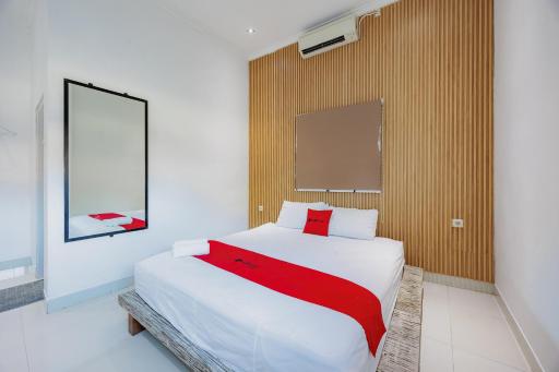 RedDoorz near Ubud Village - Housity