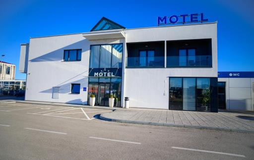 Motel Kamenica - Housity