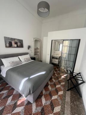 Como Living Apartment with balcony - City Center, near the lake - Housity
