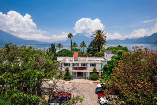 Hotel y Centro de Convenciones Jardines del Lago - Housity