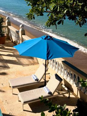 Tres Sirenas Beach Inn - Housity