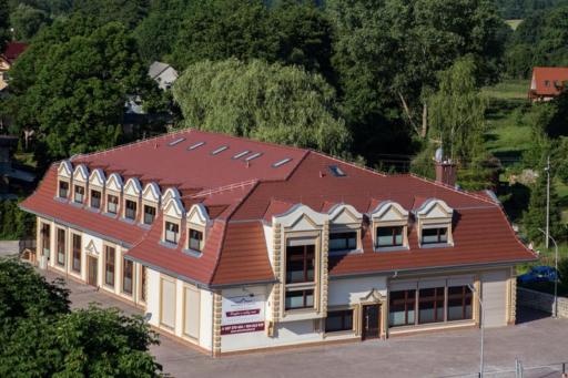Dworek w Płoni - Housity