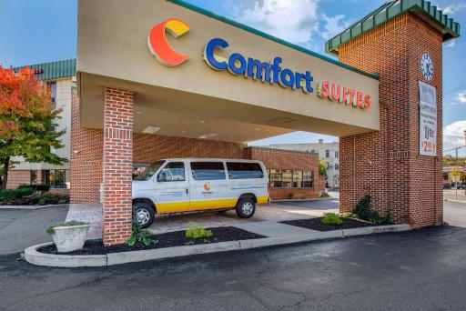 Comfort Suites Bethlehem Near Lehigh University and LVI Airport - Housity