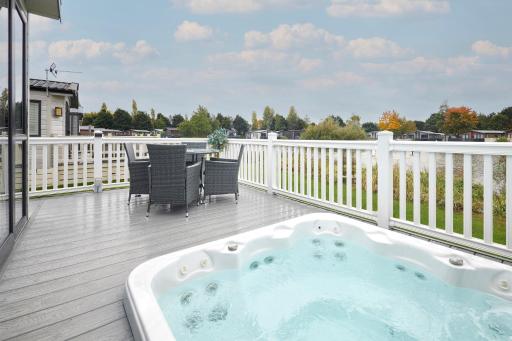 Lakeview Winter Lodge with Hot Tub - Housity