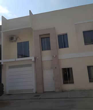 Sobrado 4 amplo e confortável - Housity
