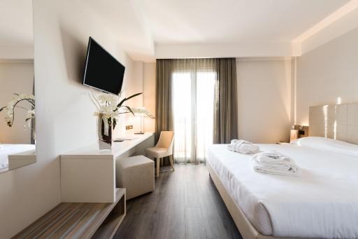 Hotel Garden Experience - Housity