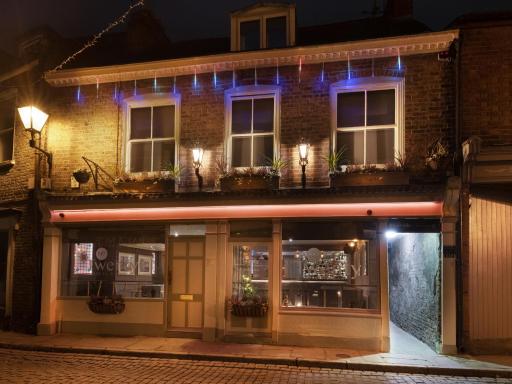 Twenty Hotel & Bar - Housity