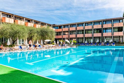 Hotel Royal - Housity