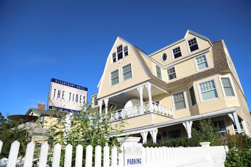 The Tides Beach Club - Housity