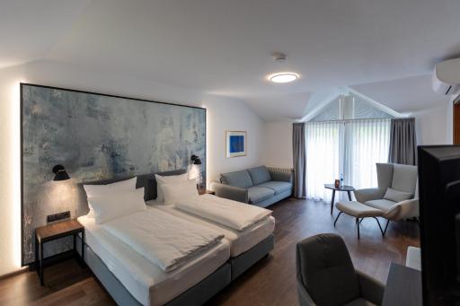 Hotel Hirsch - Housity
