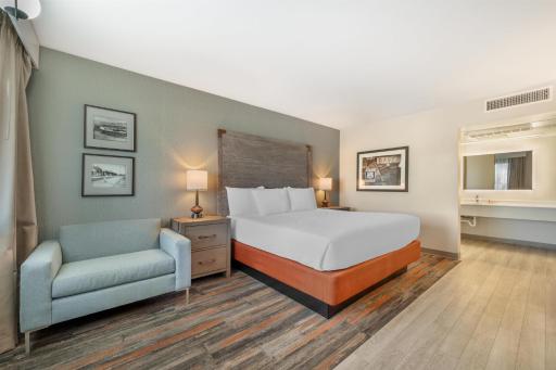 Best Western Plus King's Inn and Suites - Housity