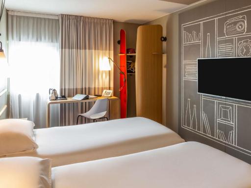 ibis Birmingham Airport Terminal Building - NEC - Housity