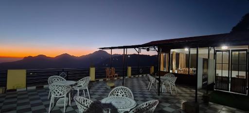 The Whyt Deluxe Homestay - Housity