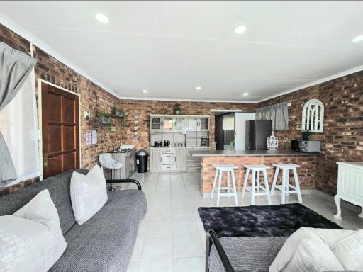 CH Airport Accommodation Unit 3 - Housity