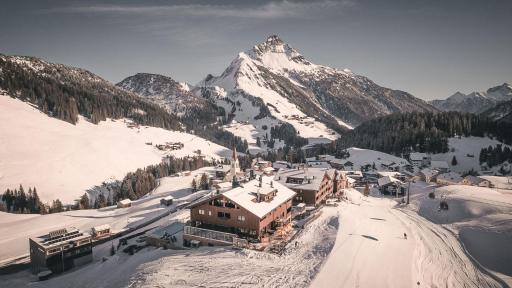 Ski-to-door Travel Proud AlpenParks Hotel & Apartment Arlberg Warth mit Pool - Housity
