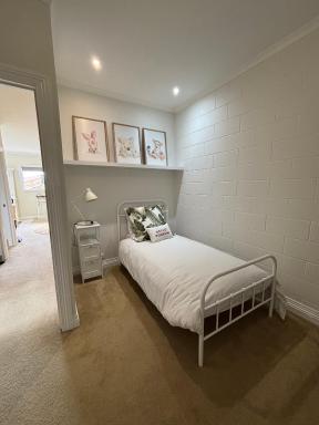 Stay - East Wynyard Beach - Housity