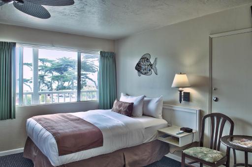 Lovers Point Inn - Housity