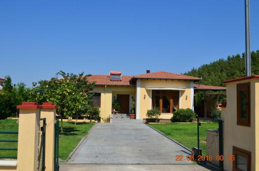 Kavala Villa 360 degrees green - Housity