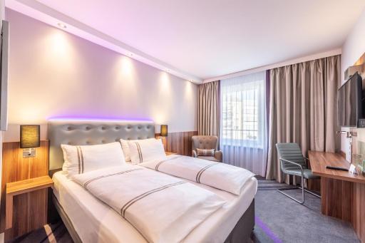 Premier Inn Düsseldorf City Centre - Housity