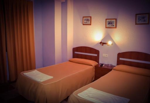 Hostal Tarifa - Housity