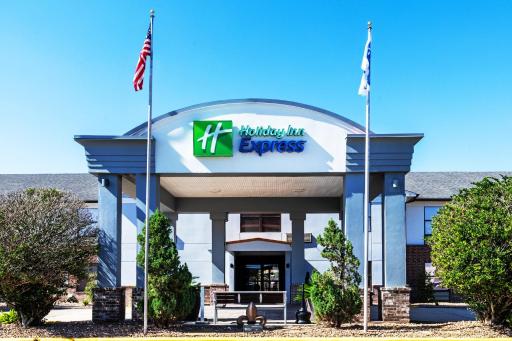 Holiday Inn Express Breaux Bridge by IHG - Housity