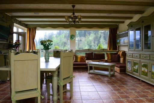 Vila Horia Bradet - Housity