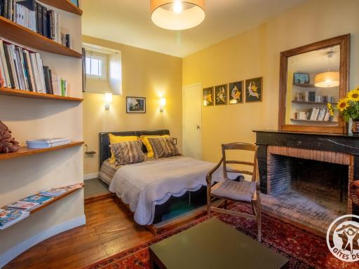 Charmant Appartement Central à Angers - Tout Inclus, Wifi, Proche Gare et Patrimoine - FR-1-622-6 - Housity