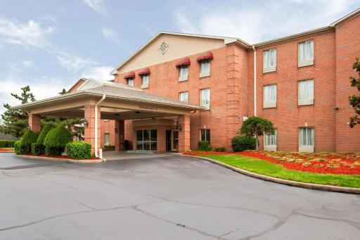 Quality Inn & Suites Germantown North - Housity