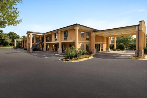 Days Inn by Wyndham Blythewood North Columbia - Housity