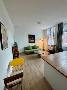 Lyves Two - Housity