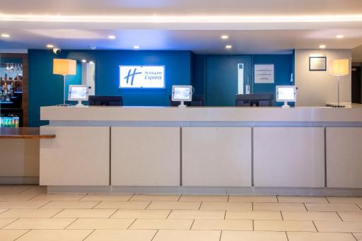 Holiday Inn Express Warwick - Stratford-upon-Avon, an IHG Hotel - Housity