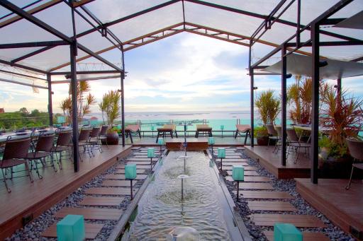Kroque Boutique & Bistro - Housity