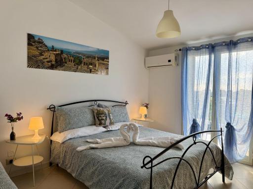 New Naxos Village - Housity